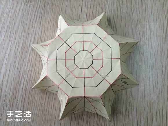 八瓣花的折法圖解教程 折紙八瓣花的過程步驟 -  itrip.net.cn