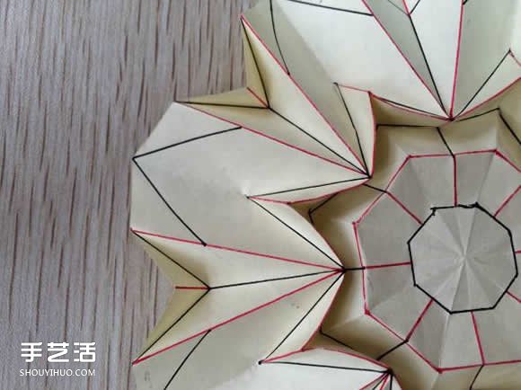 八瓣花的折法圖解教程 折紙八瓣花的過程步驟 -  itrip.net.cn