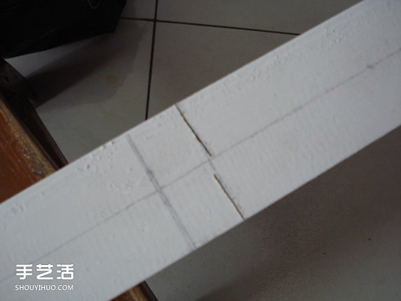 自制床上電腦桌的方法 DIY可折疊床上電腦桌 -  itrip.net.cn