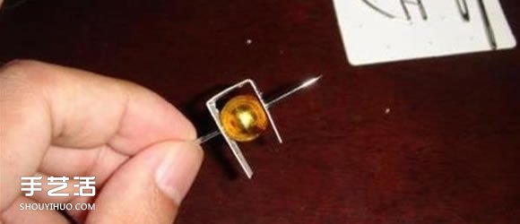 三色球的編織方法圖解 用道具編三色球小掛件 -  itrip.net.cn