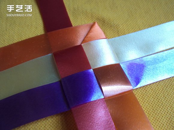 彩帶風(fēng)鈴制作圖解：星星/絲星蝶/圓環(huán)圈/燈籠 -  itrip.net.cn