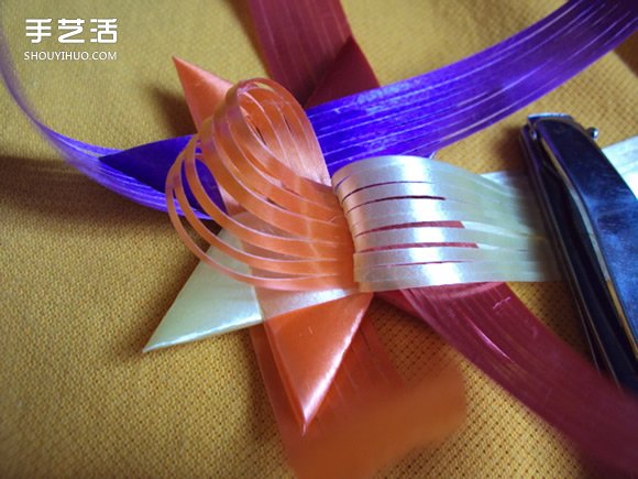 彩帶風(fēng)鈴制作圖解：星星/絲星蝶/圓環(huán)圈/燈籠 -  itrip.net.cn