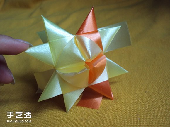 彩帶風(fēng)鈴制作圖解：星星/絲星蝶/圓環(huán)圈/燈籠 -  itrip.net.cn