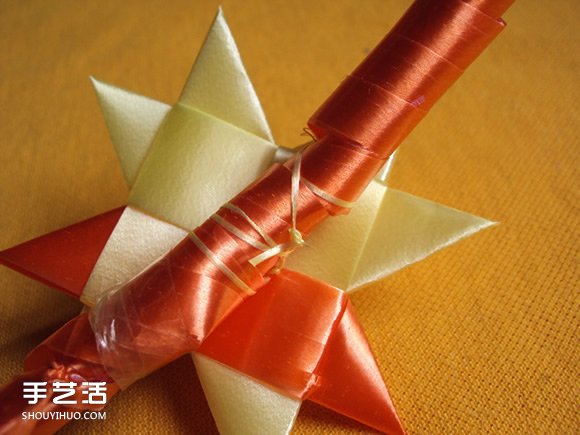 彩帶風(fēng)鈴制作圖解：星星/絲星蝶/圓環(huán)圈/燈籠 -  itrip.net.cn