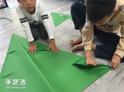 自制大圣誕樹的方法 手工折紙大型圣誕樹圖解 -  itrip.net.cn