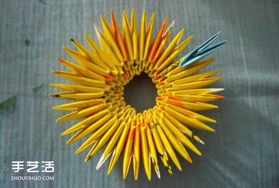 三角插筆筒步驟圖解 三角插菠蘿筆筒的具體插法 -  itrip.net.cn