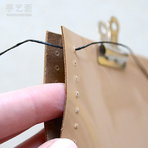 送男友的好禮物：自制iPhone皮革手機(jī)套的方法 -  itrip.net.cn