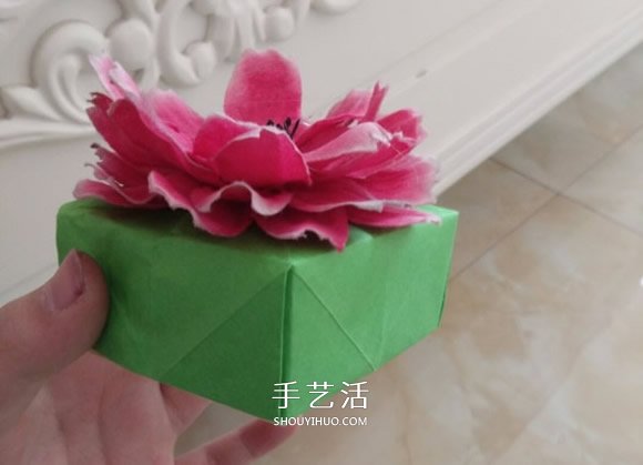 正方形禮品盒的折法 帶花朵禮品盒折紙圖解 -  itrip.net.cn