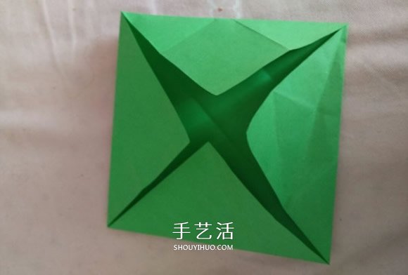 正方形禮品盒的折法 帶花朵禮品盒折紙圖解 -  itrip.net.cn