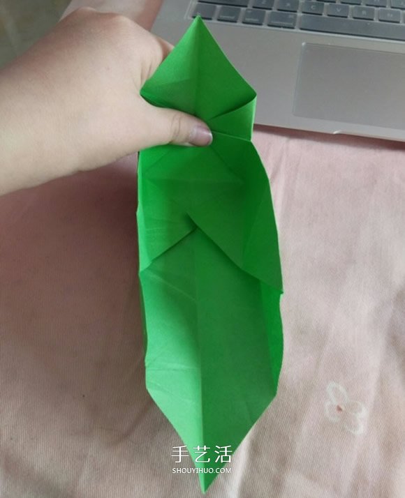正方形禮品盒的折法 帶花朵禮品盒折紙圖解 -  itrip.net.cn