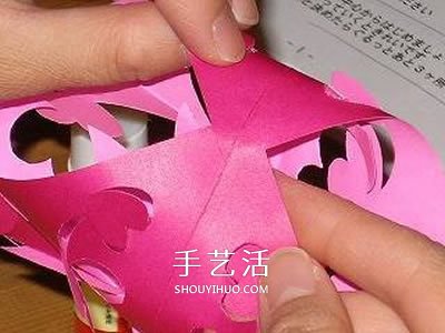 剪紙花朵掛飾的步驟圖 立體剪紙花掛飾的做法 -  itrip.net.cn