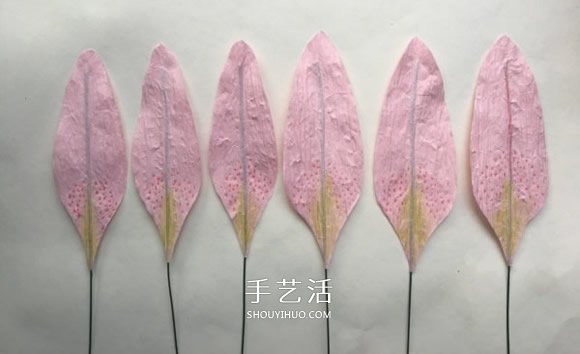 手工百合花制作方法 簡(jiǎn)單紙百合花的折法圖解 -  itrip.net.cn