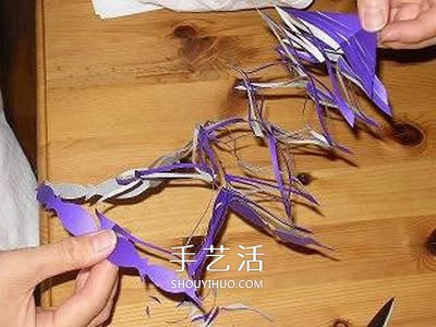 漂亮剪紙掛飾怎么做 手工剪紙掛飾的步驟圖 -  itrip.net.cn