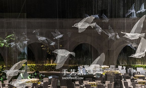 華麗似海市蜃樓？銀色金屬線構(gòu)筑皇家庭園 -  itrip.net.cn
