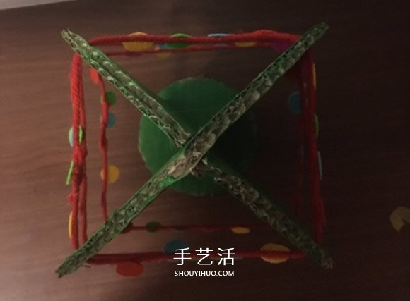 自制大圣誕樹的方法 瓦楞紙制作大立體圣誕樹 -  itrip.net.cn
