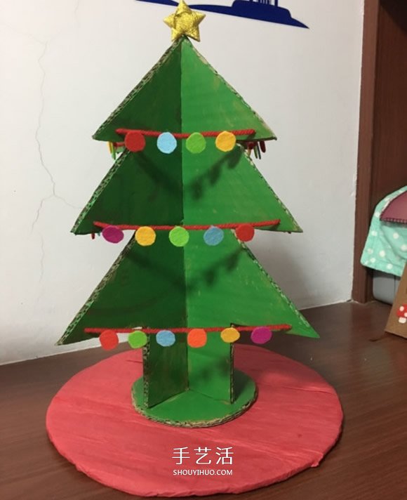 自制大圣誕樹的方法 瓦楞紙制作大立體圣誕樹 -  itrip.net.cn