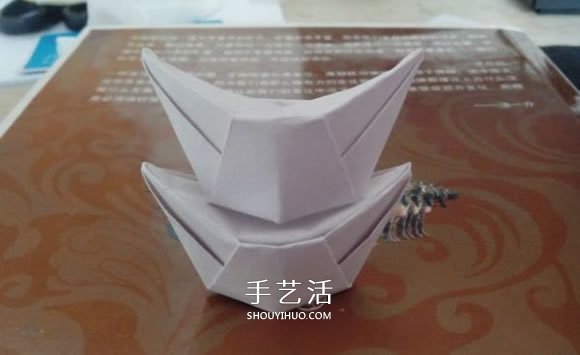 最簡單元寶的疊法圖解 怎么折紙?jiān)獙毜姆椒?-  itrip.net.cn