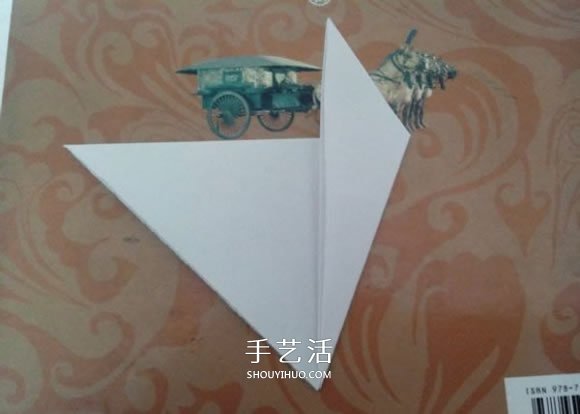 最簡單元寶的疊法圖解 怎么折紙?jiān)獙毜姆椒?-  itrip.net.cn