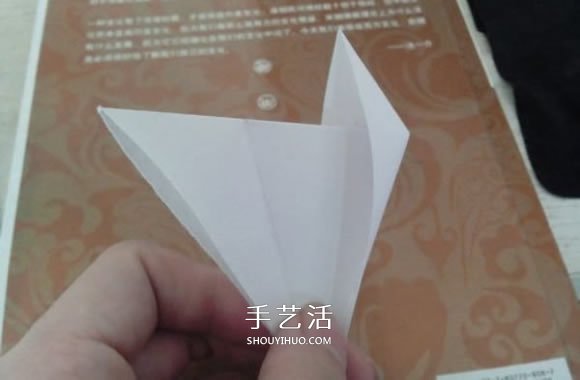 最簡單元寶的疊法圖解 怎么折紙?jiān)獙毜姆椒?-  itrip.net.cn
