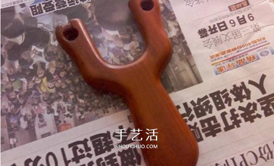 實(shí)木彈弓制作過(guò)程圖解 自制實(shí)木彈弓的方法 -  itrip.net.cn