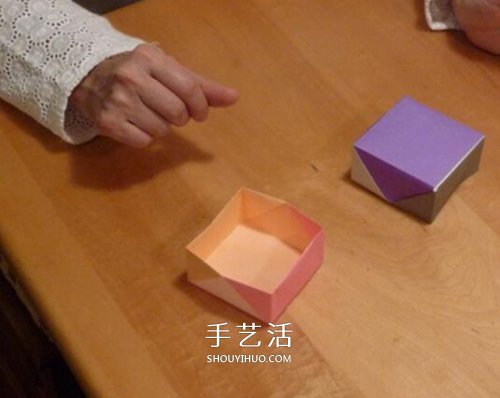 帶蓋方盒子的折紙方法 簡(jiǎn)單方形紙盒折疊圖解 -  itrip.net.cn