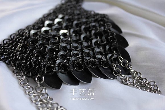 將腦中創(chuàng)意化成實體商品 鑲滿鱗片的盔甲首飾 -  itrip.net.cn