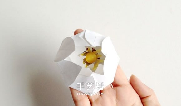 水中綻放的荷花制作 漂亮紙荷花的做法圖解 -  itrip.net.cn