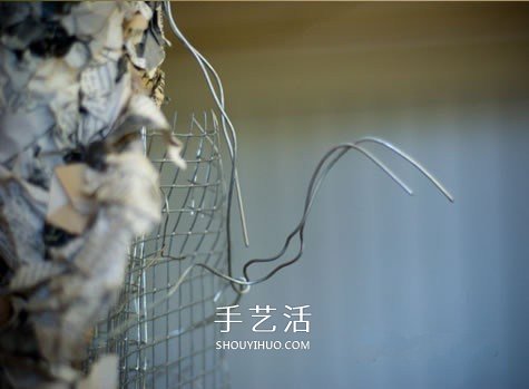 廢舊報(bào)紙DIY鹿頭標(biāo)本 簡(jiǎn)易駝鹿頭部標(biāo)本的做法 -  itrip.net.cn