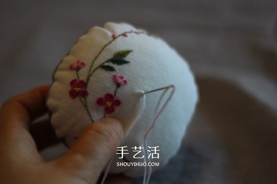 可愛南瓜針插的做法 DIY布藝針插制作圖解 -  itrip.net.cn