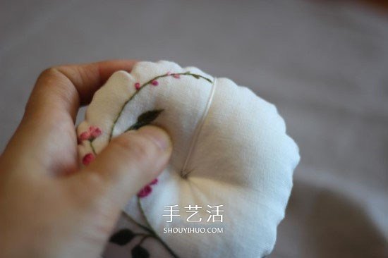 可愛南瓜針插的做法 DIY布藝針插制作圖解 -  itrip.net.cn