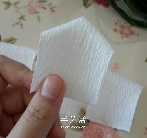 皺紋紙做玫瑰花的過程 簡易皺紋紙玫瑰做法 -  itrip.net.cn