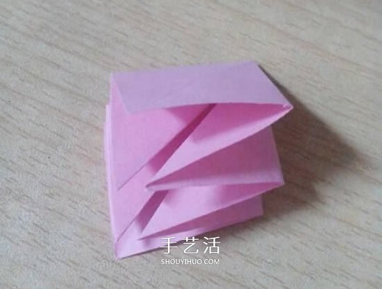 六瓣百合花折紙圖解 折紙六瓣百合的方法教程 -  itrip.net.cn