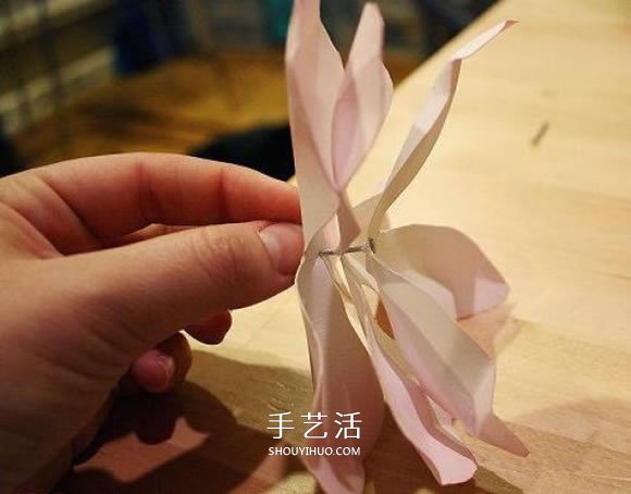教師節(jié)木蘭花的制作 紙木蘭花的做法圖解 -  itrip.net.cn