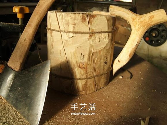 原木制作粗獷啤酒杯 自制大號啤酒杯的過程 -  itrip.net.cn