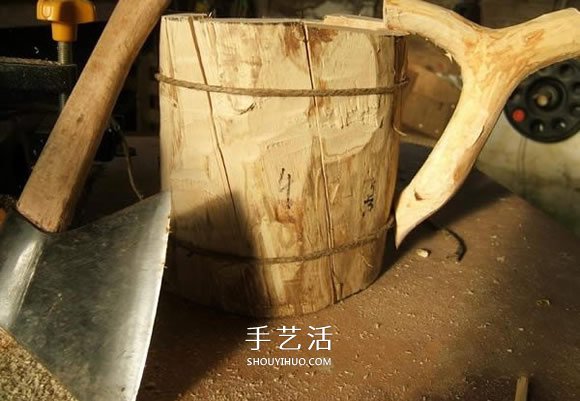 原木制作粗獷啤酒杯 自制大號啤酒杯的過程 -  itrip.net.cn