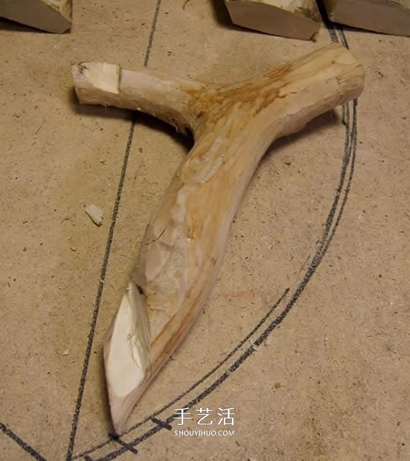 原木制作粗獷啤酒杯 自制大號啤酒杯的過程 -  itrip.net.cn