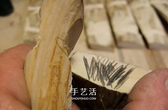 原木制作粗獷啤酒杯 自制大號啤酒杯的過程 -  itrip.net.cn