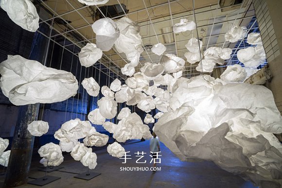 白紙配上LED燈光 耗費(fèi)800小時的造云運(yùn)動 -  itrip.net.cn