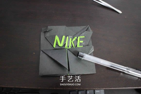 耐克標志的折紙方法 怎么折NIKE標志的圖解 -  itrip.net.cn