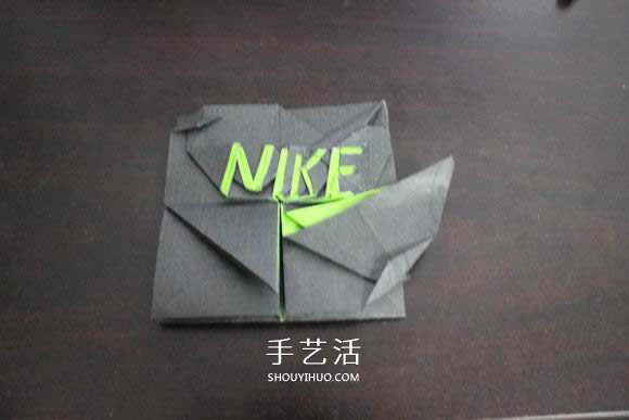 耐克標志的折紙方法 怎么折NIKE標志的圖解 -  itrip.net.cn