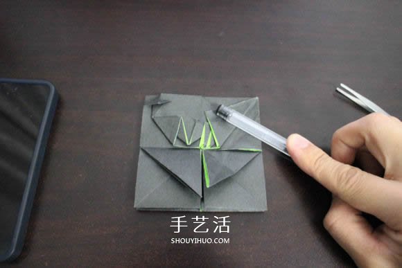 耐克標志的折紙方法 怎么折NIKE標志的圖解 -  itrip.net.cn