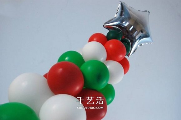 氣球做圣誕樹的方法 自制氣球圣誕樹手工制作 -  itrip.net.cn