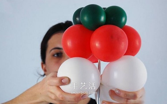 氣球做圣誕樹的方法 自制氣球圣誕樹手工制作 -  itrip.net.cn