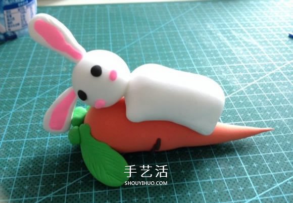 超輕粘土制作可愛(ài)兔子和胡蘿卜的圖解教程 -  itrip.net.cn