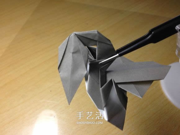 挖土機(jī)的折紙方法圖解 手工挖掘機(jī)的折法過(guò)程 -  itrip.net.cn