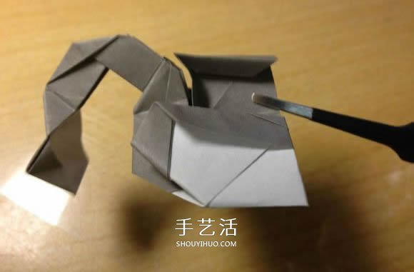 挖土機(jī)的折紙方法圖解 手工挖掘機(jī)的折法過(guò)程 -  itrip.net.cn