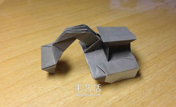挖土機(jī)的折紙方法圖解 手工挖掘機(jī)的折法過(guò)程 -  itrip.net.cn