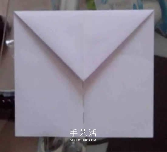 最簡(jiǎn)單紙飛機(jī)的折法 幼兒折紙飛機(jī)的簡(jiǎn)單教程 -  itrip.net.cn