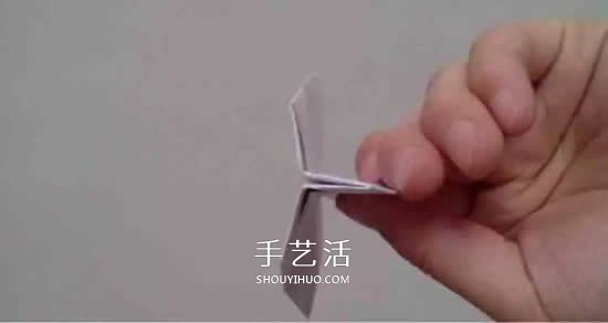 最簡(jiǎn)單紙飛機(jī)的折法 幼兒折紙飛機(jī)的簡(jiǎn)單教程 -  itrip.net.cn