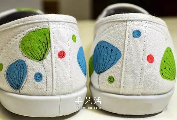 白色帆布鞋的改造方法 手繪改造白色帆布鞋 -  itrip.net.cn